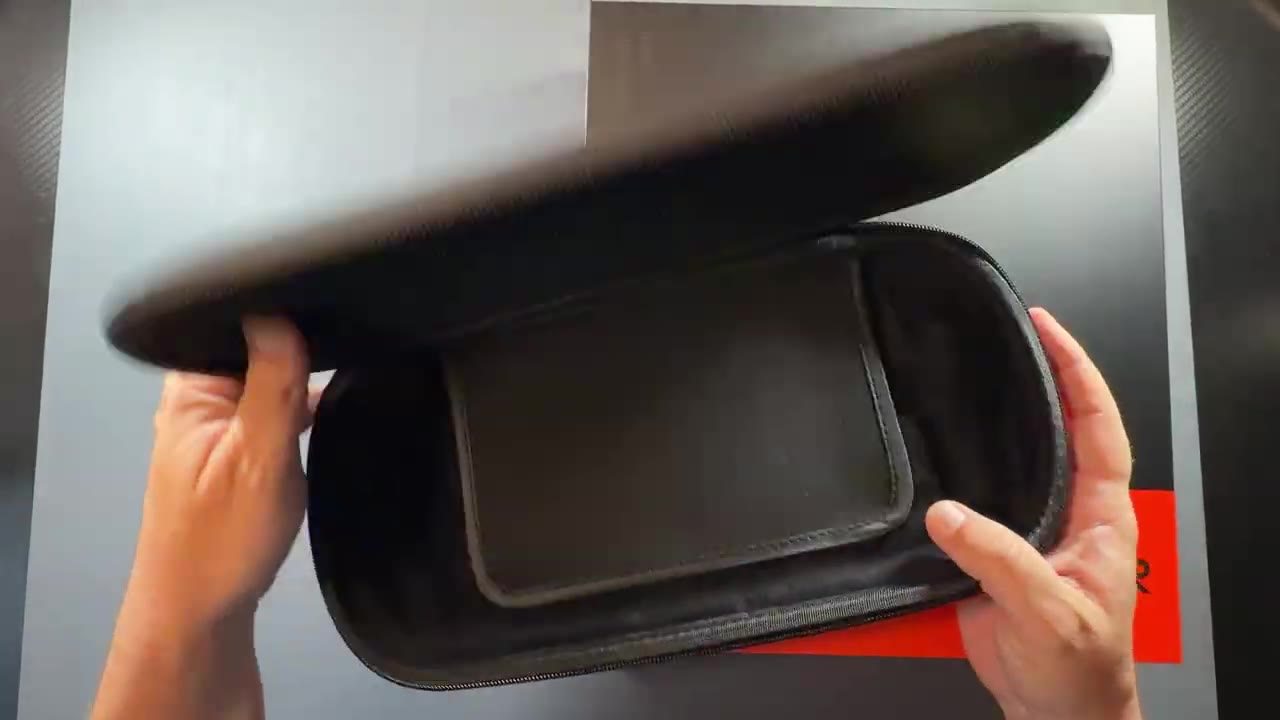 OneXPlayer 3 hard carrying case open